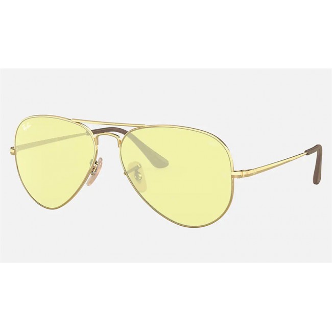 Ray Ban Aviator Metal II RB3689 Sunglasses Gold Frame Yellow/Light Red Photochromic Evolve Lens